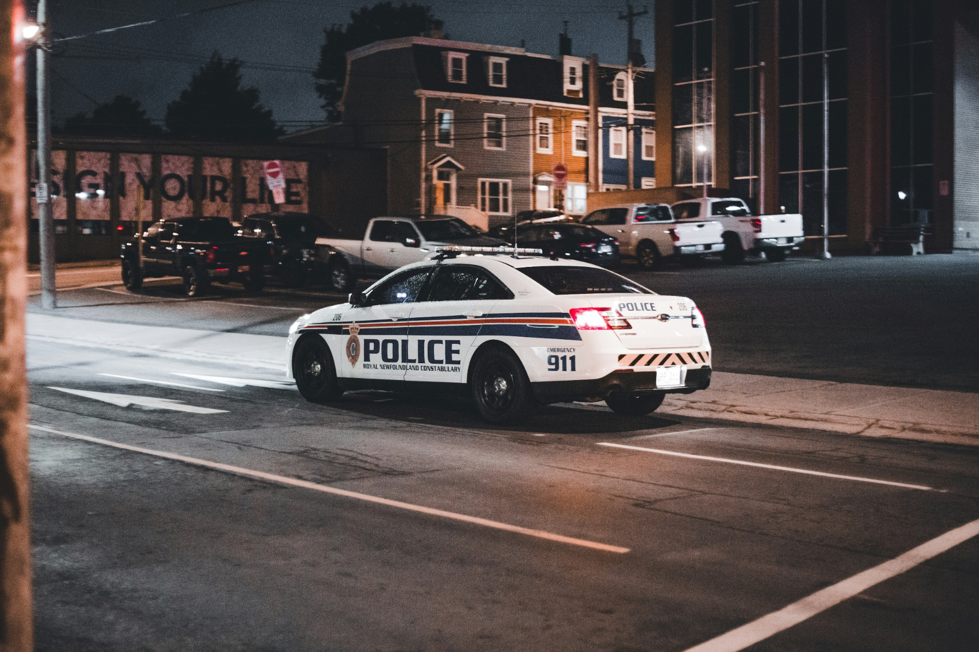 police issuing traffic ticket in Hamilton | lawyer consulting client
