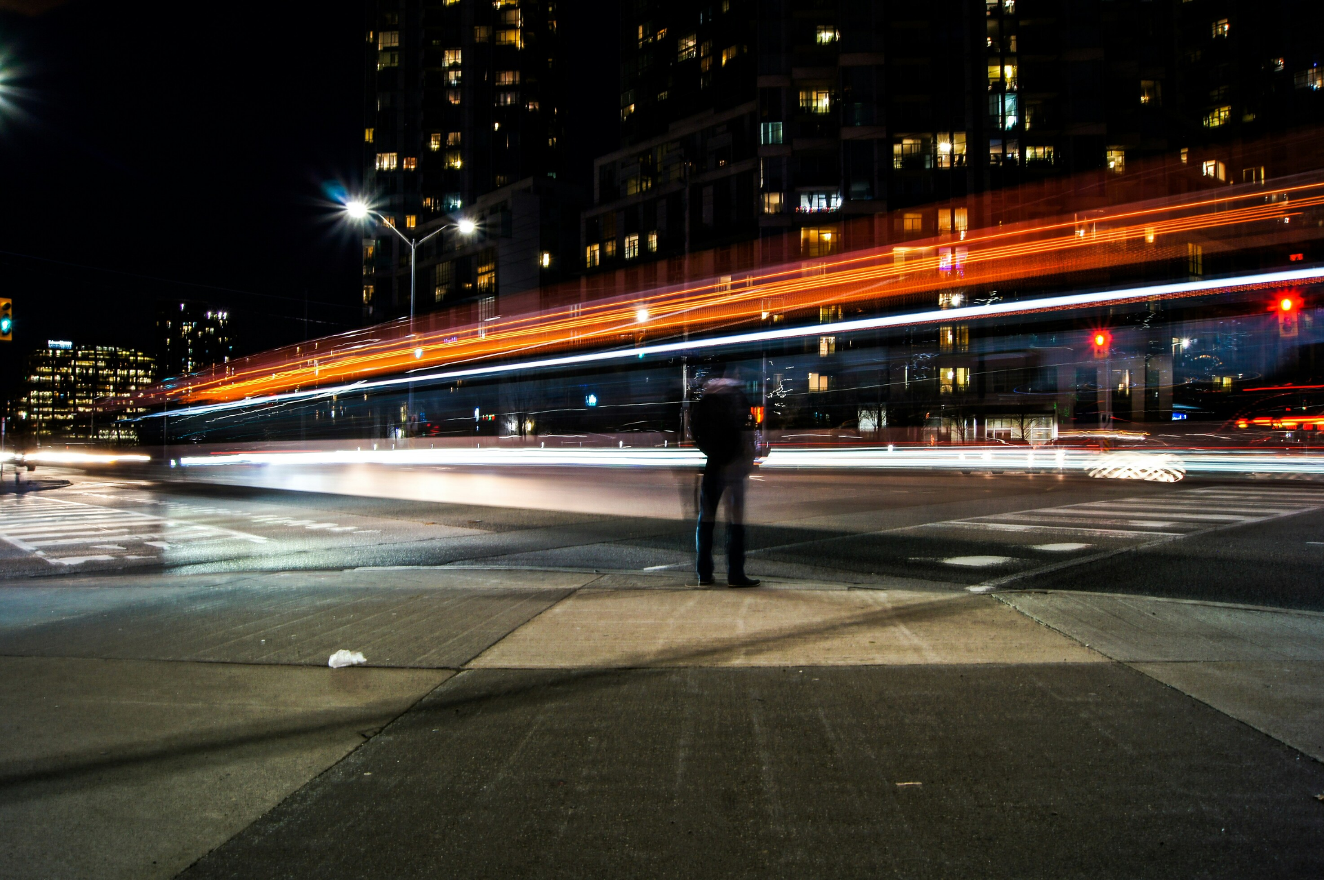 police issuing traffic ticket in Mississauga | lawyer consulting client